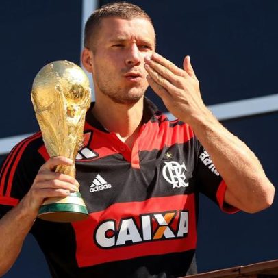 Podolski parabeniza Flamengo pelo título da Libertadores