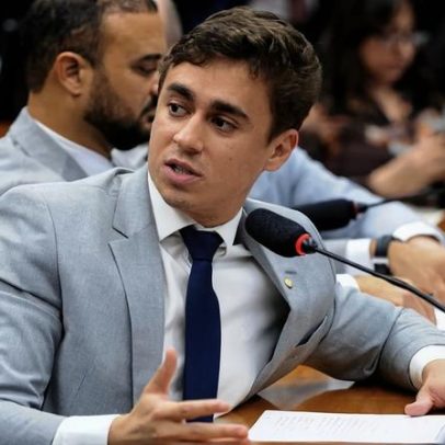 Defesa acusa que Bolsonaro não olha para celular de Nikolas em imagens