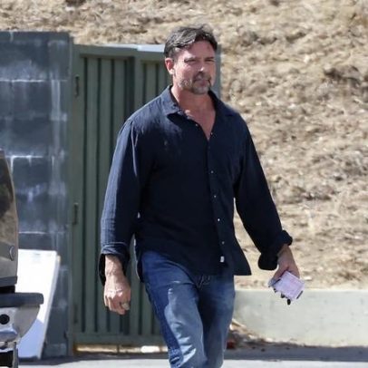 Ex-marido de Denise Richards supostamente pede dinheiro a amigos para não ficar sem moradia