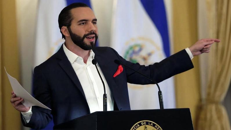 Segundo Nayib Bukele, a oração teve papel central no que descreveu como uma transformação quase imediata no país - Foto: Reprodução
