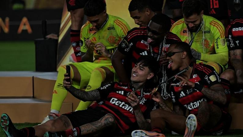 Jogadores do Flamengo durante conquista da Libertadores (Foto ERNESTO BENAVIDES / AFP)