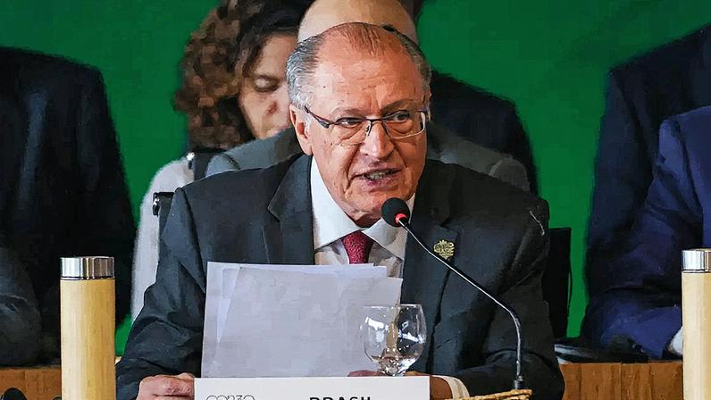 Na COP30 em Belém, Alckmin defende que a cúpula avance para a implementação, com metas de triplicar a energia renovável e dobrar a eficiência global - Fabio Rodrigues-Pozzebom/ Agência Brasil