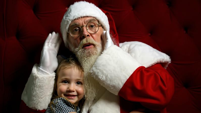 Vicky Justus entrega carta ao Papai Noel e faz pedido inusitado de Natal — Foto: Patrícia Devoraes/Brazil News