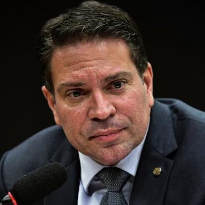 Câmara reduz salário de Ramagem após decisão do STF