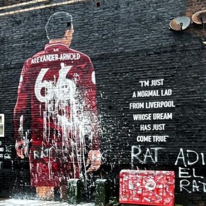 Mural de Arnold do Real Madrid é vandalizado em Liverpool com 'Adeus, rato'
