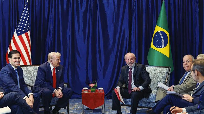 Trump e Lula se reuniram em Kuala Lumpur, na Malásia, no dia 26 de outubro, mas sem chegar a acordo sobre tarifas e sanções (Foto: Ricardo Stuckert/Presidência da República)