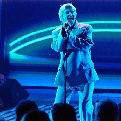 Veja a Primeira Apresentação de Dopamina de Robyn