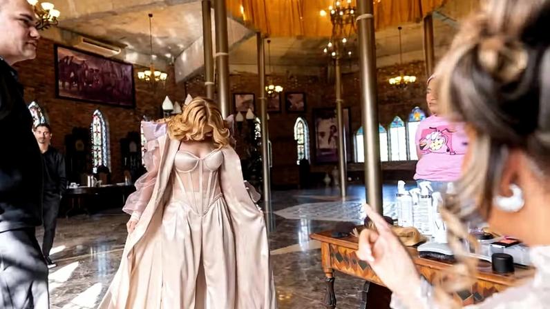 Joelma abriu álbum de casamento da filha — Foto: Reprodução/Instagram