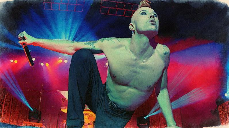 Scott Weiland onstage in 2000. This December marks the 10th anniversary of the Stone Temple Pilots singer's death.