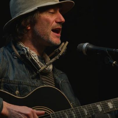 Todd Snider é lembrado: amigos do compositor compartilham memórias