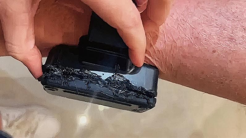 Em um vídeo divulgado pela Polícia Federal, Bolsonaro diz que meteu ferro no equipamento por curiosidade (Foto: Reproduçãp/Seape-DF/PF)