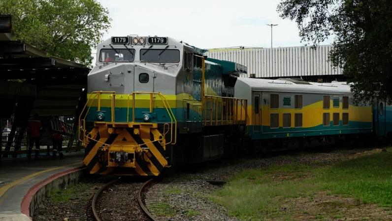 Interior de um dos vagões do trem, que possui classes executiva, econômica, vagão-restaurante e lanchonete • Divulgação/Vale