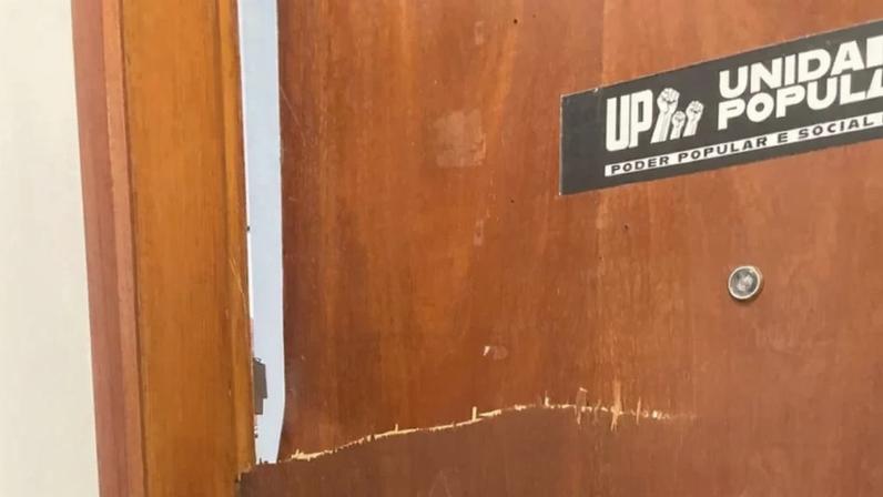 PMs invadem sede do partido Unidade Popular em SC; militantes falam em intimidação
