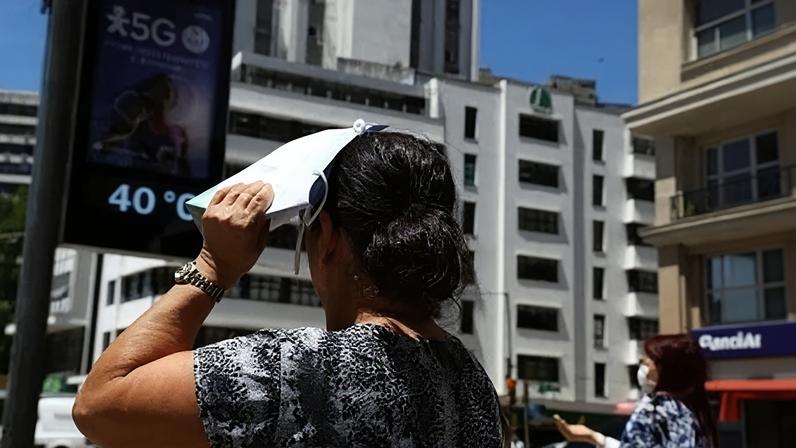 Calor de 40ºC em Porto Alegre, capital do Rio Grande do Sul. Foto: SILVIO AVILA / AFP