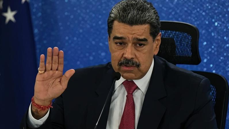 Donald Trump e Nicolás Maduro. Fotos: Brendan SMIALOWSKI e Federico PARRA / AFP