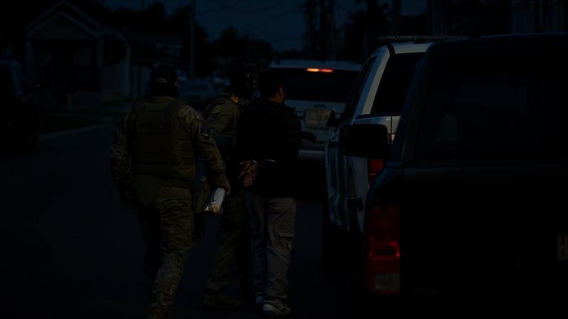 O segundo governo Trump tem sido muito mais agressivo com os imigrantes, constata Selee – Imagem: Adam Gray/AFP e Acervo Pessoal