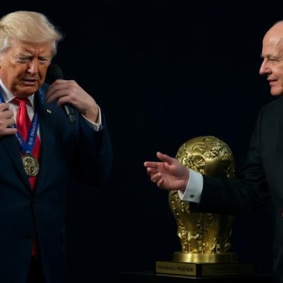Trump recebe Prêmio da Paz da FIFA após ser ignorado pelo Nobel