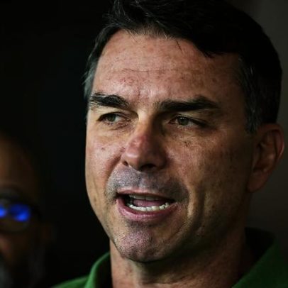 Quase metade dos entrevistados acredita que Flávio Bolsonaro manterá candidatura