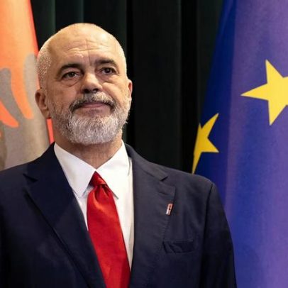 Pinturas de Edi Rama, primeiro-ministro da Albânia, conquistam feira de arte