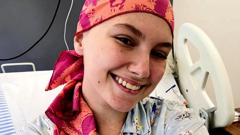 ‘Nossa princesa está acordada’: Isabel Veloso é extubada após 3 semanas na UTI, e pai comemora melhora no Natal