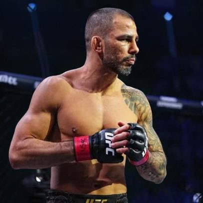 Alexandre Pantoja comenta lesão no UFC 323: pretende retornar