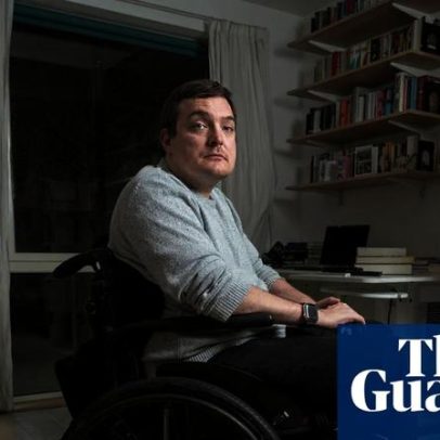 Experiência frustrante com o serviço de cadeira de rodas do NHS