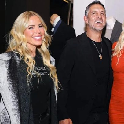 Alexia Nepola, 58, demonstra interesse em Maurico Umansky, 55, e brinca ser velha