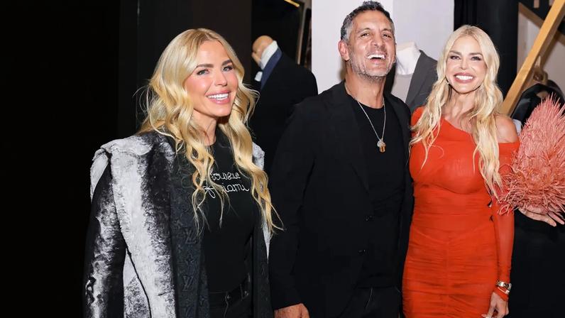 Alexia Nepola, 58, demonstra interesse em Maurico Umansky, 55, e brinca ser velha