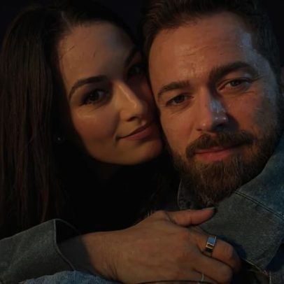 Nikki Bella é ligada a rumores de namoro com jogador da NFL Cooper DeJean