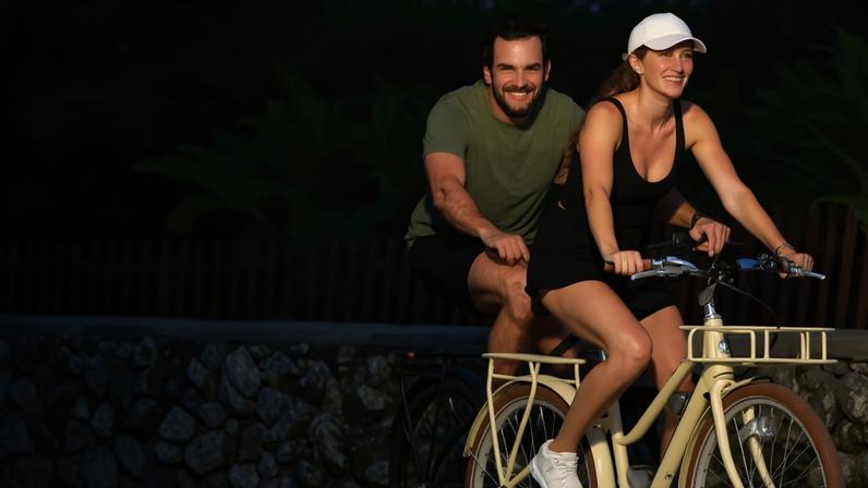 Gisele Bündchen and Joaquim Valente are married, a source tells us.