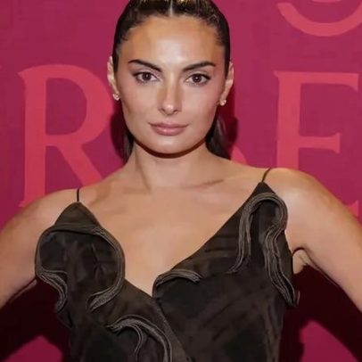 Paige DeSorbo revela looks favoritos de Ano Novo, lantejoulas e conjuntos