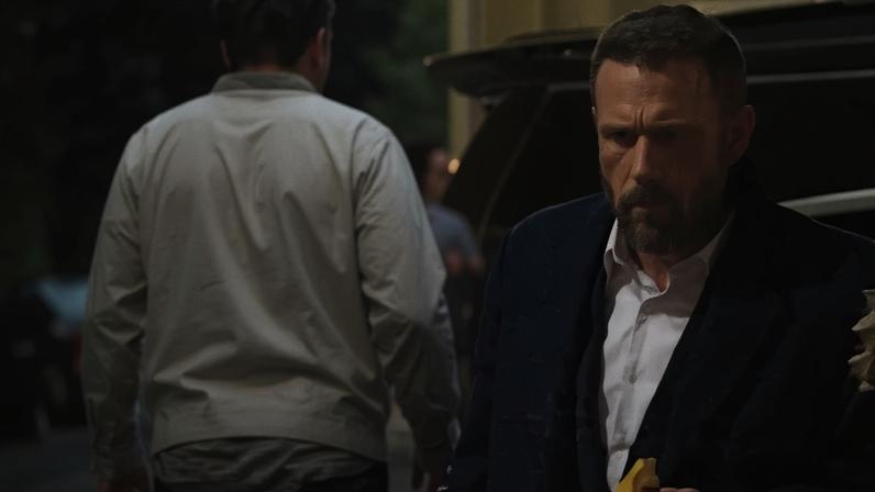 Jennifer Garner passeia com namorado após reunião tensa com Ben Affleck e Jennifer Lopez