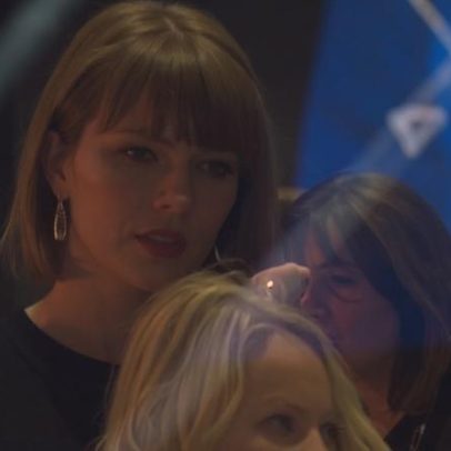 Taylor Swift morde as unhas nos minutos finais do jogo dos Chiefs com Kelce