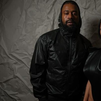 Kanye West volta ao Instagram para elogiar a esposa Bianca Censori