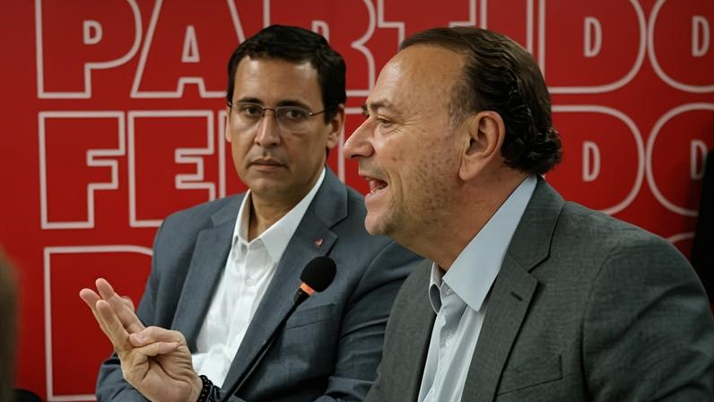 ‘Ninguém levará a sério’, diz presidente do PT sobre a candidatura de Flávio Bolsonaro