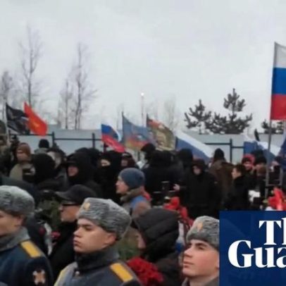 Morte suspeita de líder de milícia ocorre enquanto Kremlin reafirma controle