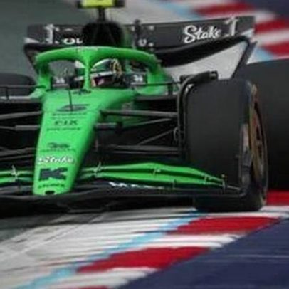 Hamilton nega aposentadoria da F1 após ano frustrante e mantém sonho