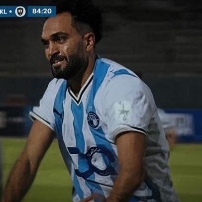 Zico conhece ídolo do Flamengo via o pai e elogia Arrascaeta