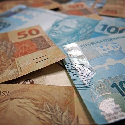 Governo reduz projeção do salário mínimo para 2026