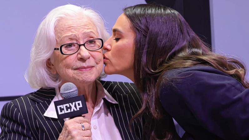 ‘Uma comunhão inesperada’: as palavras de Fernanda Montenegro que surpreenderam e fizeram Bruna Marquezine chorar na CCXP25