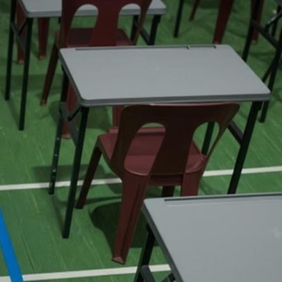 Estudantes vitorianos aguardam VCE/ATAR; Tesouro otimista para negócios