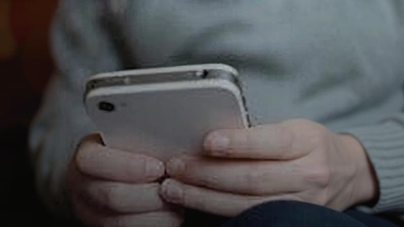 Como é a lei da Austrália que proíbe redes sociais para menores de 16 anos