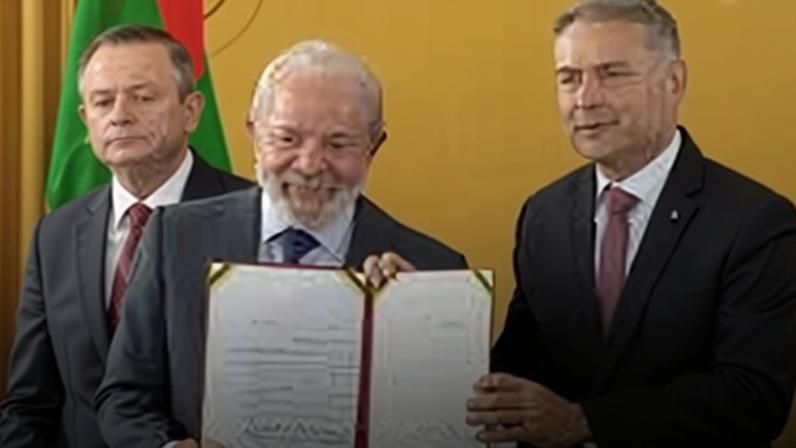 Presidente da República, Luiz Inácio Lula da Silva, durante a cerimônia de anúncio da CNH do Brasil. — Foto: Ricardo Stuckert / Presidência da República