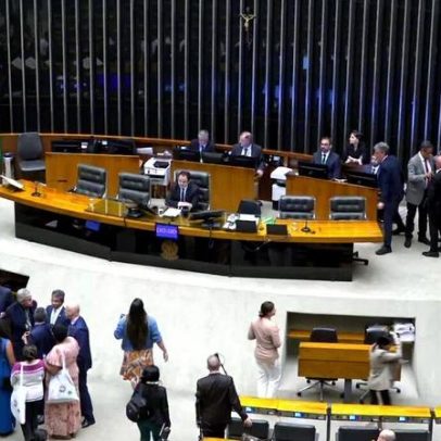 TV Câmara corta transmissão do plenário durante ocupação de Glauber Braga