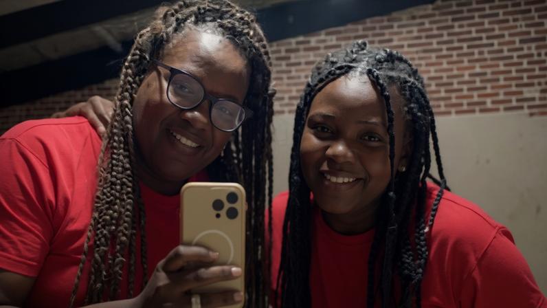 Brasileiros relatam como foi a proibição de redes sociais na Austrália