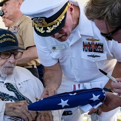 Ira 'Ike' Schab, um dos últimos sobreviventes de Pearl Harbor, morre aos 105