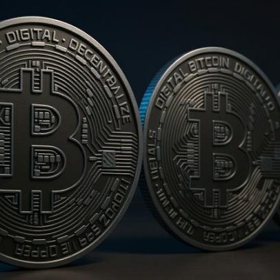 Bitcoin mantém ~88 mil; Prenetics interrompe compras e triângulo se aperta