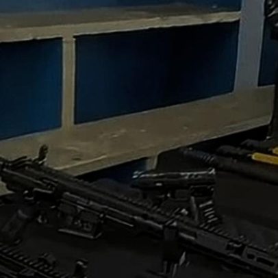 Escola cívico-militar no Paraná expõe fuzis a estudantes