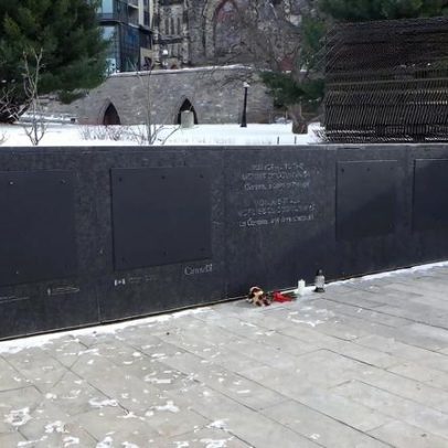 Após controvérsia, nenhum nome no monumento canadense às vítimas do comunismo