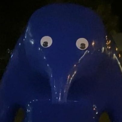 Tribunal da Austrália do Sul julga acusação de vandalismo na escultura Blue Blob